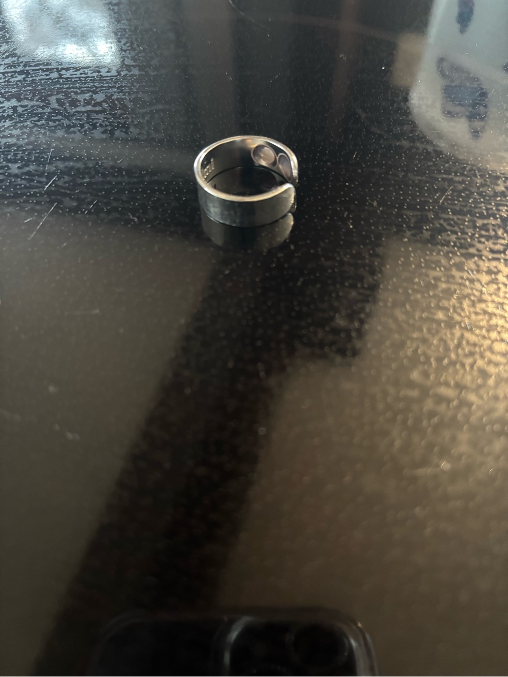 Polished Silver Wide Band Ring for Women calmi - Picture 2 of 6